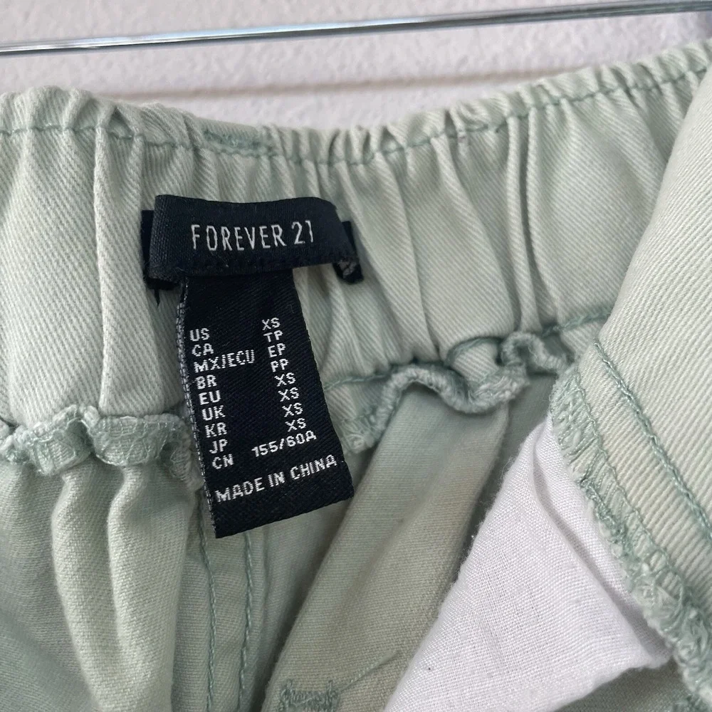 Forever 21 Light Green High Rise Wide Leg Casual Pants Women's‎ XS Fray Hem